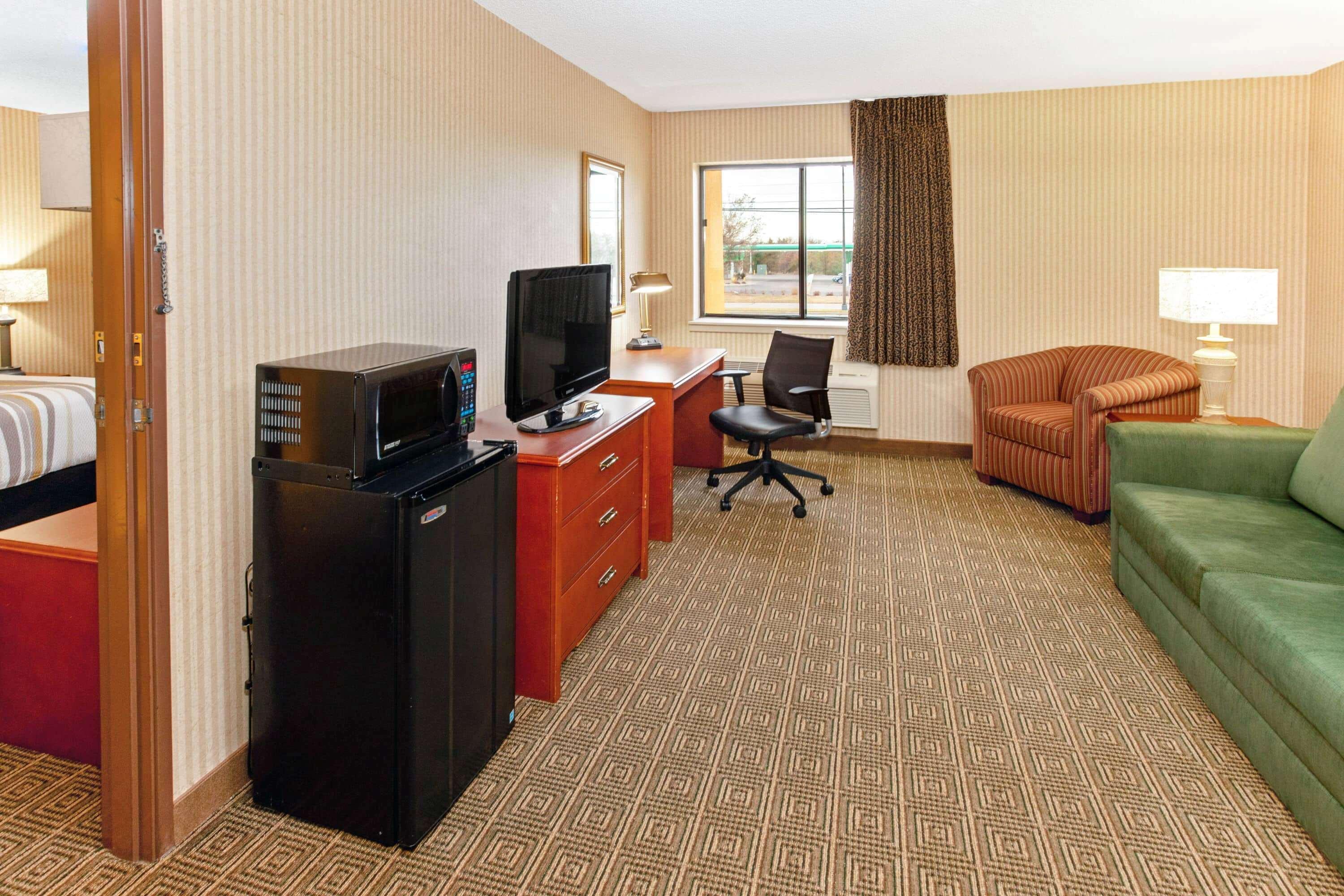 La Quinta By Wyndham Stevens Point Hotel Exterior photo