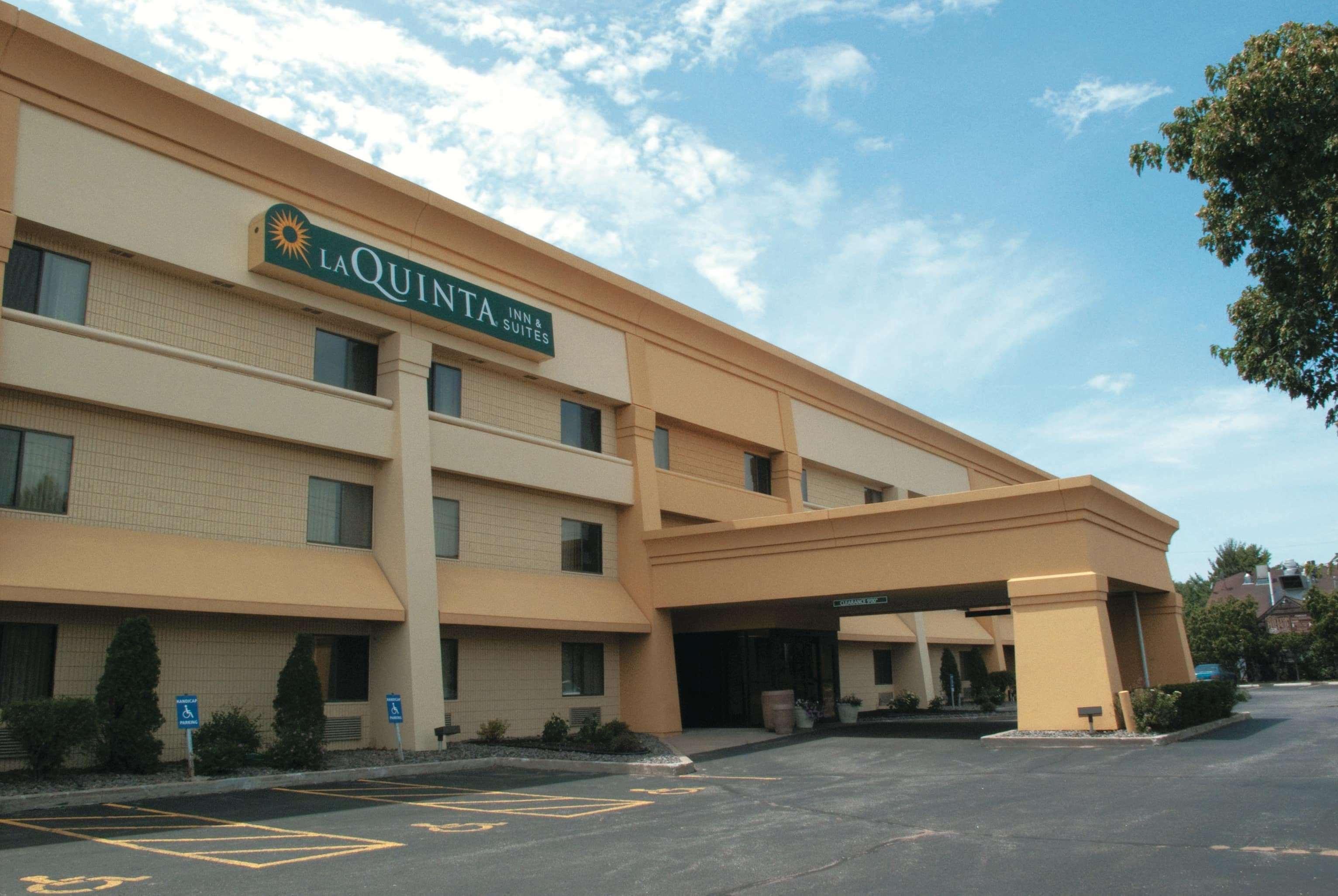La Quinta By Wyndham Stevens Point Hotel Exterior photo
